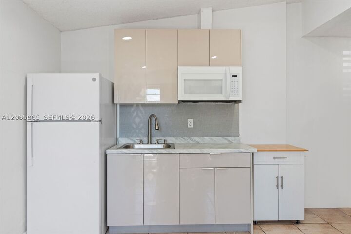 Property Photo: 11259 NW 88th Ave - FL 33018