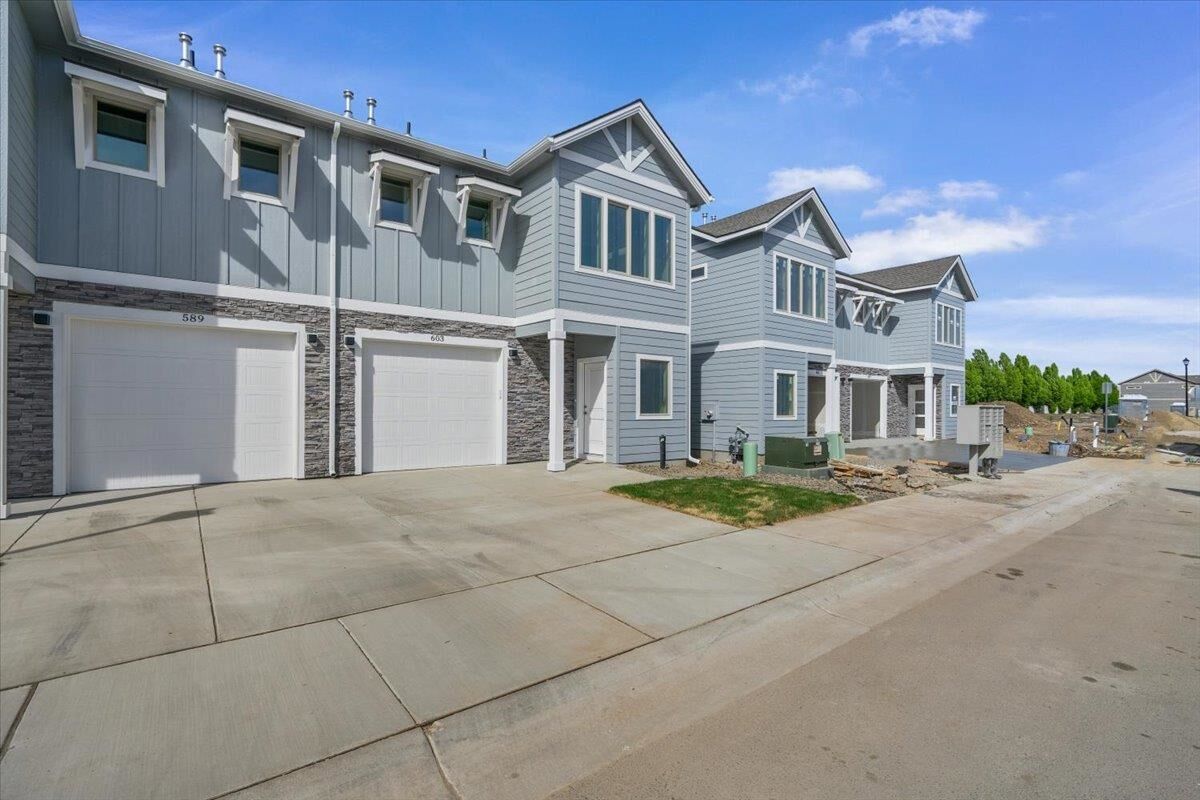 Property Photo: 627 N Galbraith Loop ID 83854