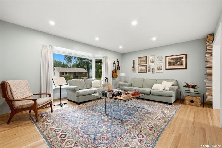 Property Photo:  81 Dolphin Bay  SK S4S 4Z9 