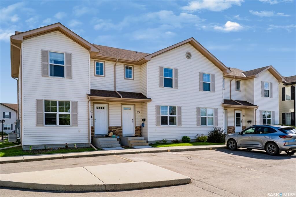 Property Photo:  135 Pawlychenko Lane 15  SK S7V 1J8 