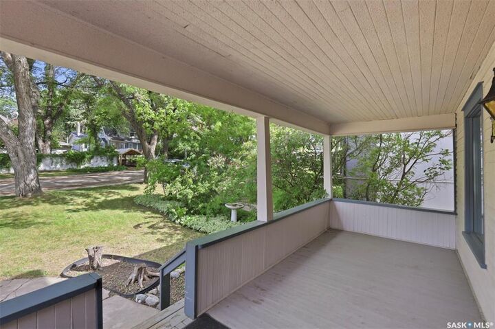 Property Photo:  704 McPherson Avenue  SK S7N 0X8 