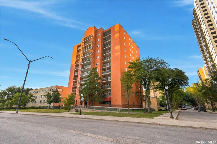 Property Photo:  405 5th Avenue N 205  SK S7K 6Z3 