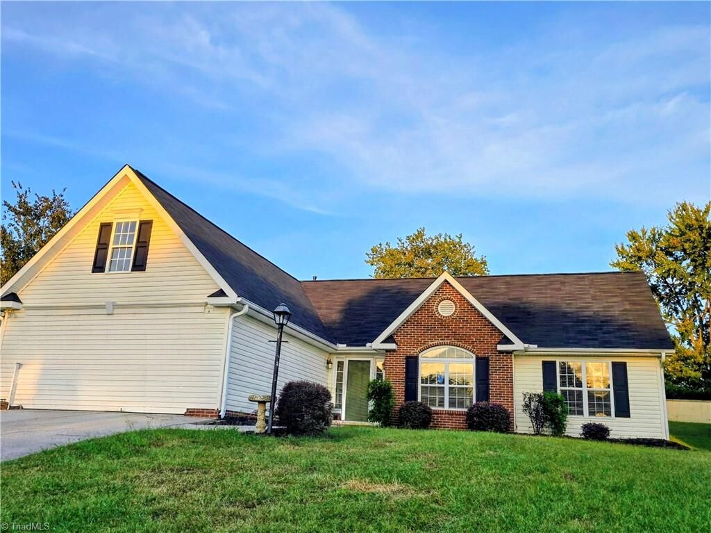 Property Photo: 6232 Spurgeon Way NC 27265