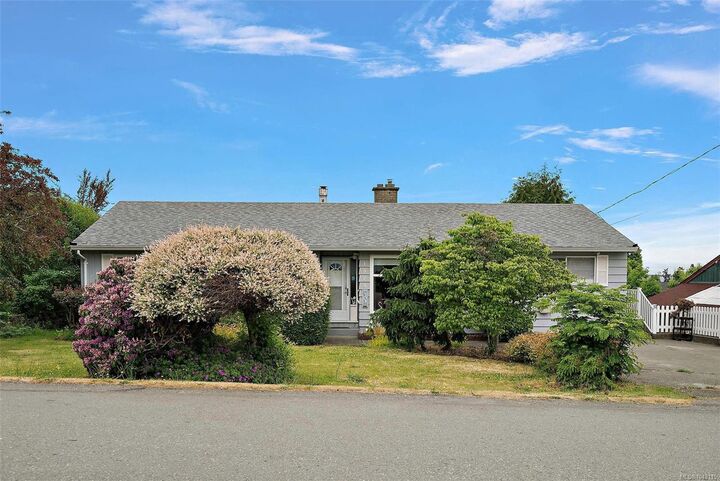 Property Photo:  1573 Charlotte St  BC V0R 1R0 