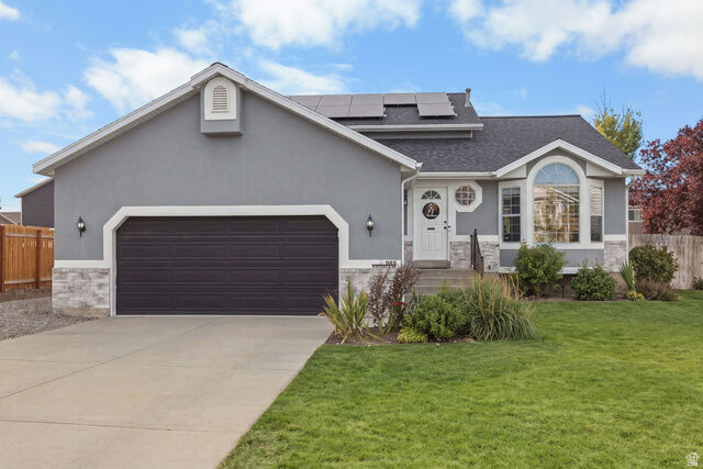 Property Photo: 985 N Whitaker Dr UT 84074