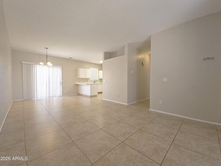 Property Photo:  2300 E Magma Road Unit 27  AZ 85143 