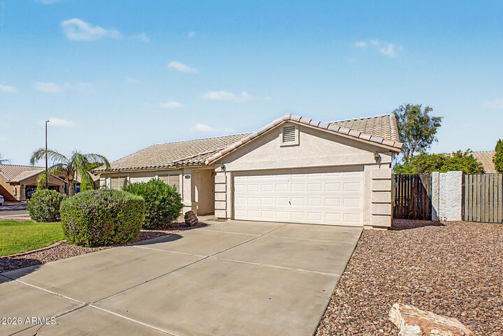 Property Photo:  938 S San Joaquin Court  AZ 85296 