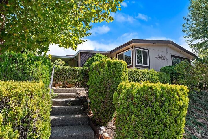 Property Photo:  105 Glenoak Court  CA 95409 
