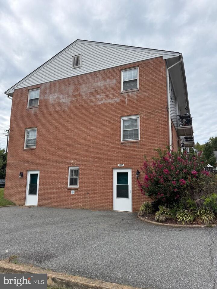 Property Photo: 1425 Dandridge Street VA 22401
