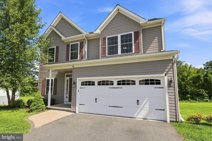 Property Photo: 233 Ashleys Way PA 19363