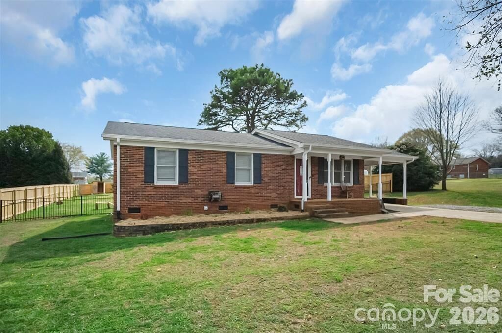 Property Photo:  106 Clearview Drive  NC 28150 