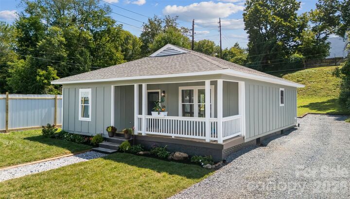 Property Photo:  156 Edwards Avenue  NC 28778 