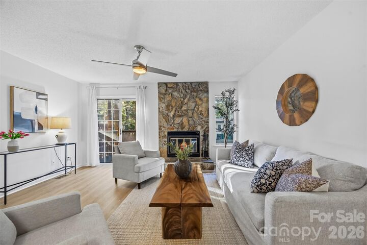 Property Photo:  8112 Circle Tree Lane  NC 28277 
