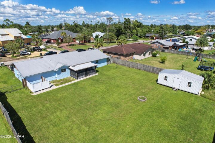 Property Photo: 705 W 8th Street Circle FL 32444