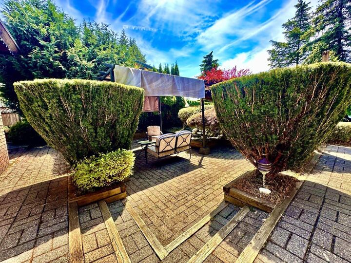 Photo de la propriété:  3762 Nanaimo Crescent  BC V2T 4Z7 