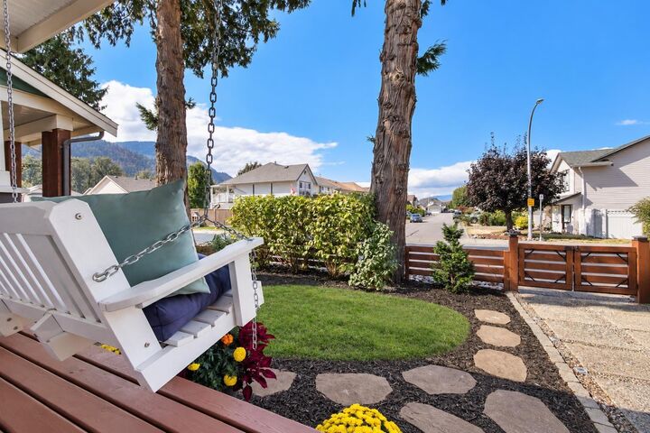 Photo de la propriété: 5412 Peach Road BC V2R 0Z6