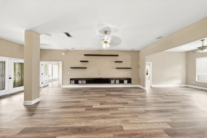 Property Photo: 8342 Randall Drive FL 32566