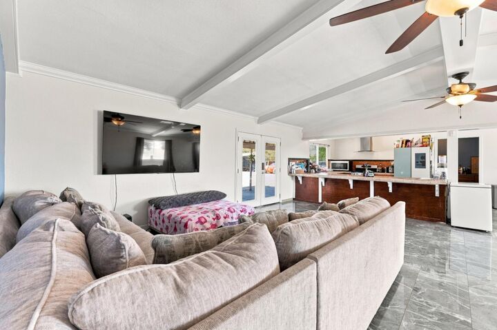 Property Photo: 6110 W Nebraska Avenue CA 93609