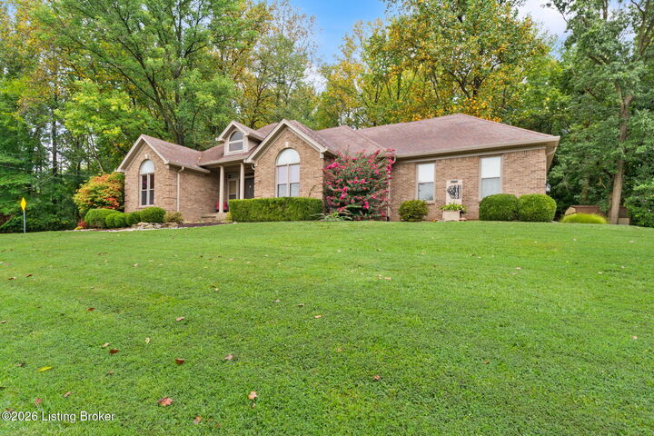 Property Photo: 9109 Hi View Ln KY 40272
