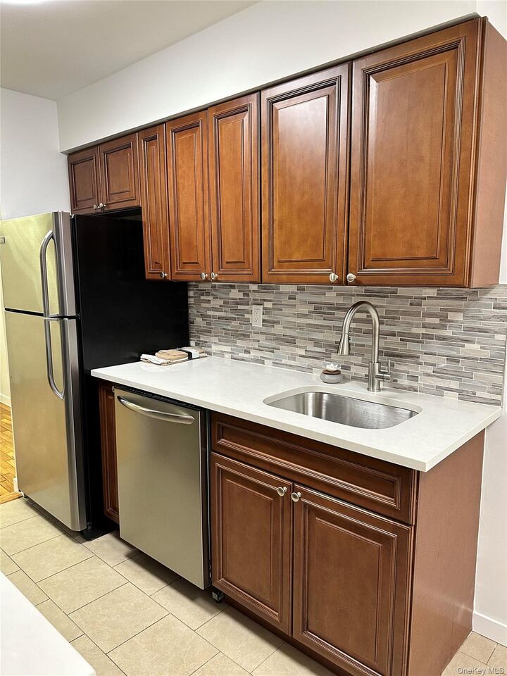 Property Photo:  4 Brevoort Drive 1B  NY 10970 