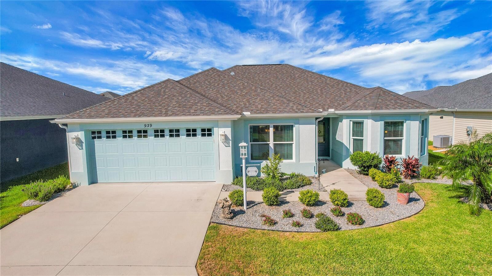 Property Photo: 939 Ebling Loop FL 32163