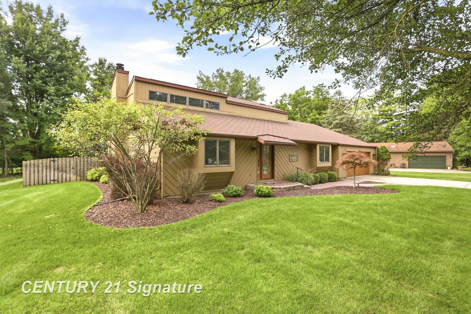Property Photo:  8461 W Glencarin Drive  MI 48609 