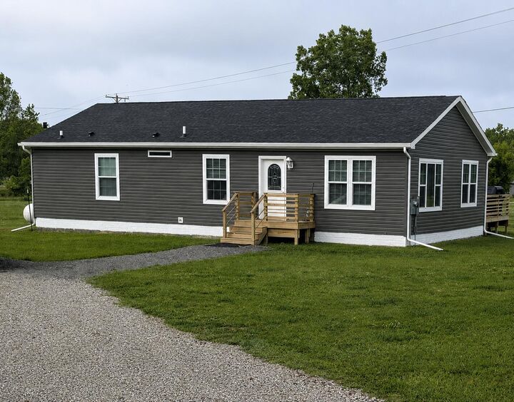 Property Photo: 815 Hammont Street MI 48867