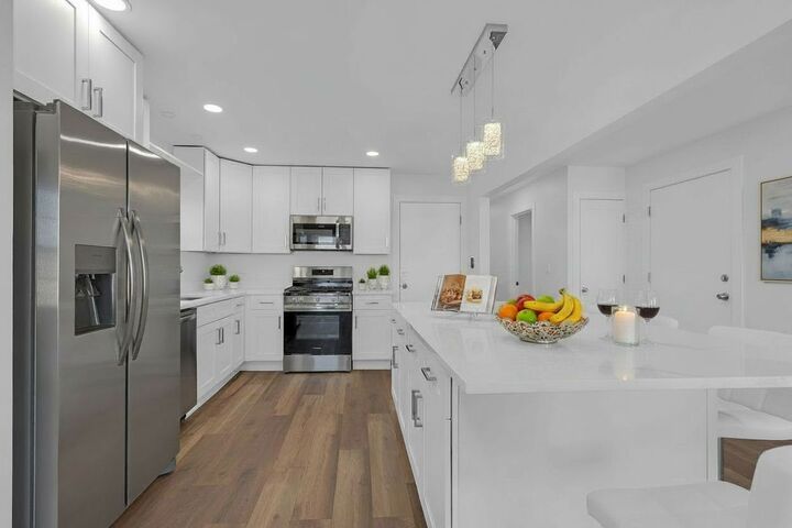Property Photo:  651 Beau Court  IL 60016 
