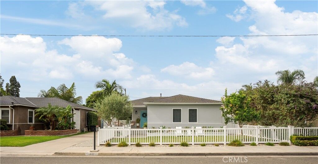 Property Photo: 339 E 19th CA 92627