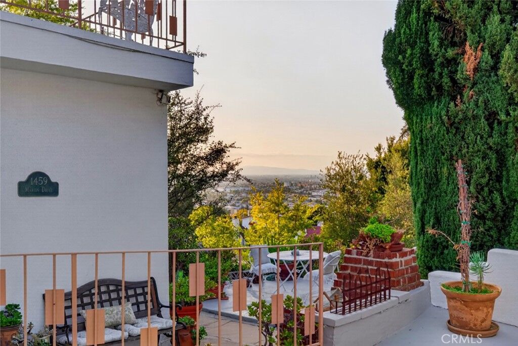 Property Photo:  1459 Marion Dr  CA 91205 