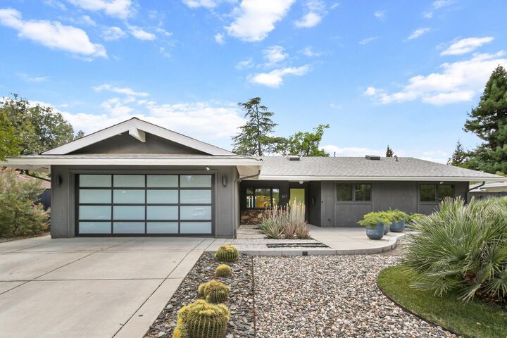 Property Photo: 607 Eisenhower Street CA 95616