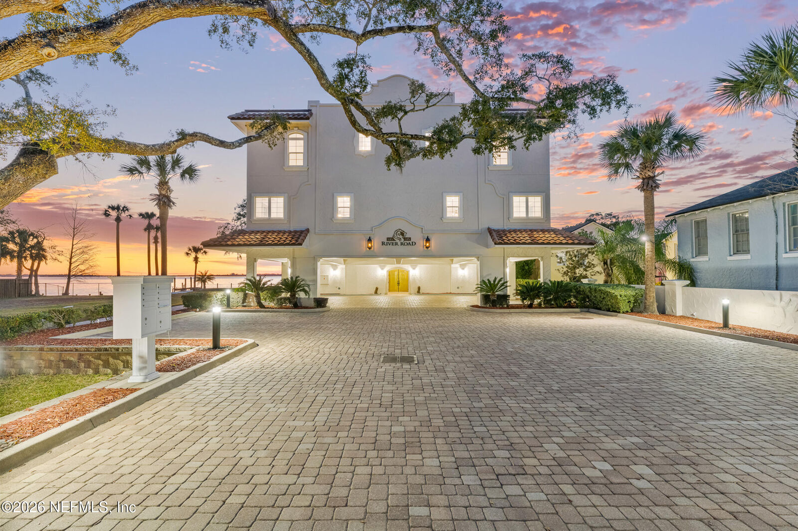 Property Photo:  1616 River Road  FL 32207 