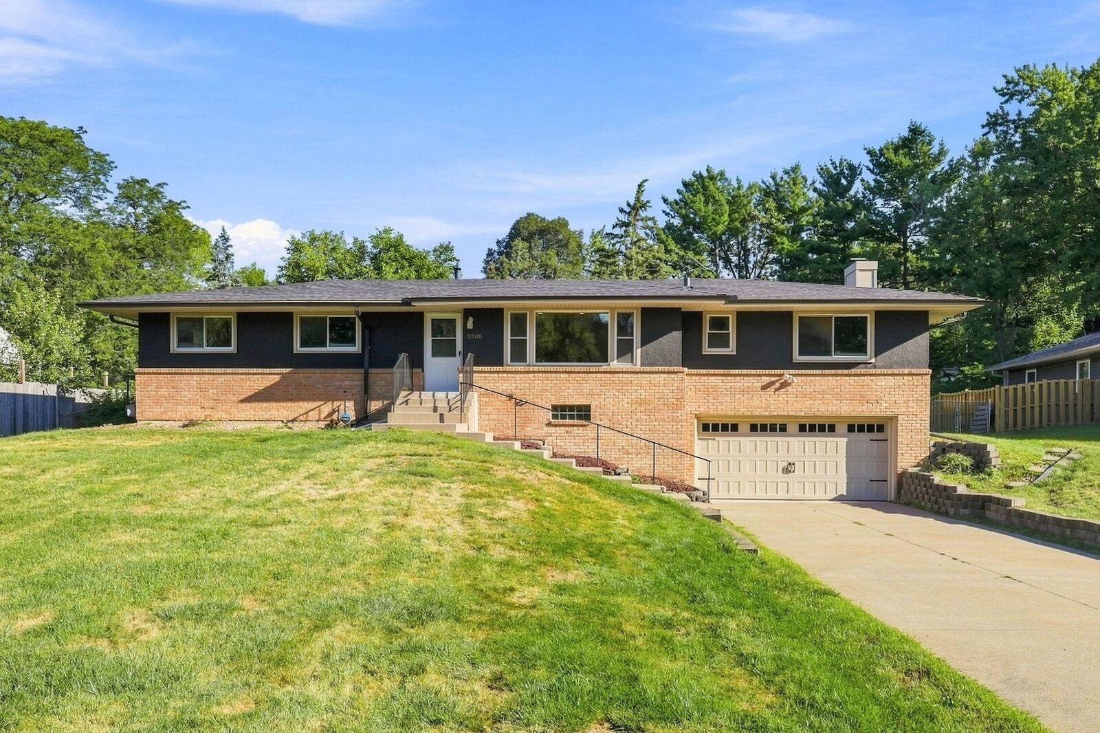 Property Photo:  5300 Circle Down  MN 55416 
