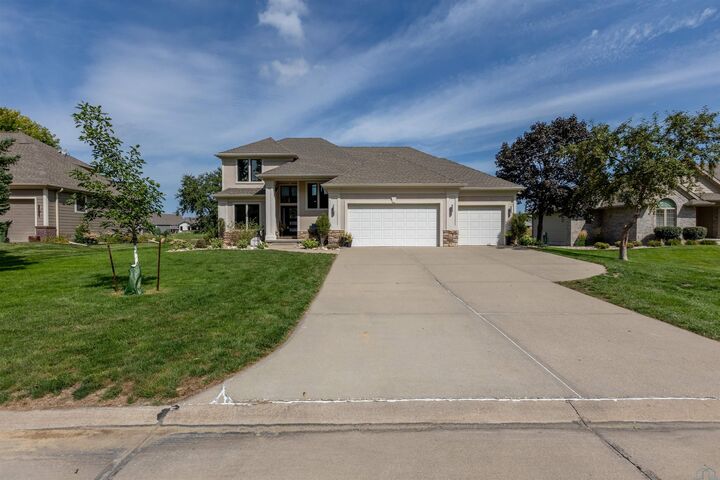 Property Photo: 611 E St Andrews Circle SD 57049