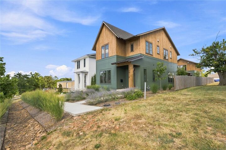 Property Photo: 1016 NW A Street AR 72712
