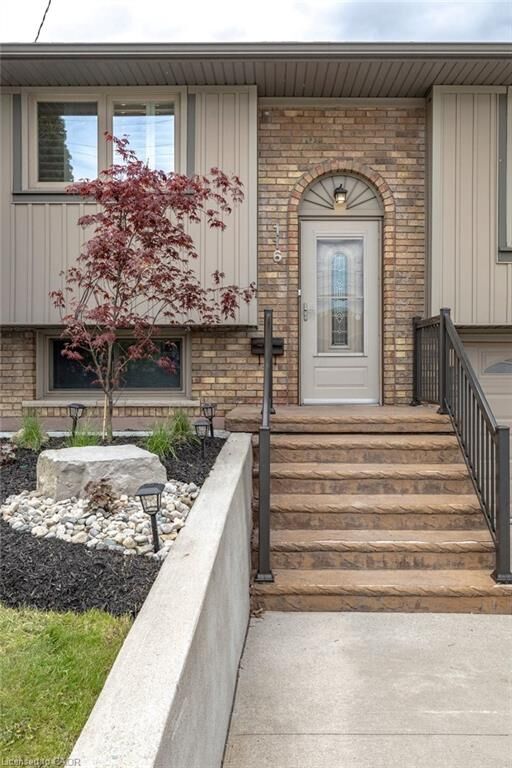 Property Photo:  116 Highridge Avenue  ON L8E 3Y9 
