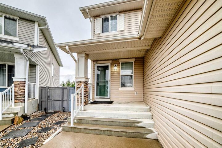 Property Photo: 14 Bayside Park SW AB T4B 0V4