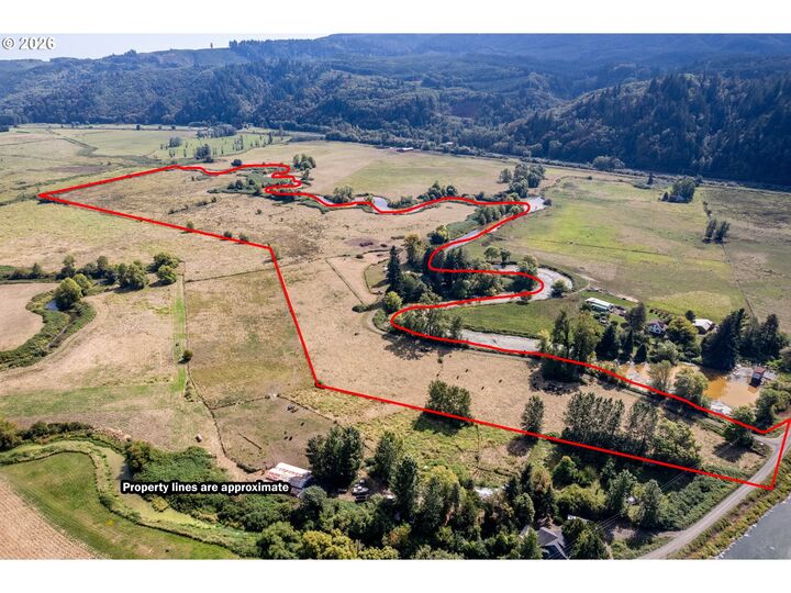 Property Photo: 12270 Marshland Rd OR 97016