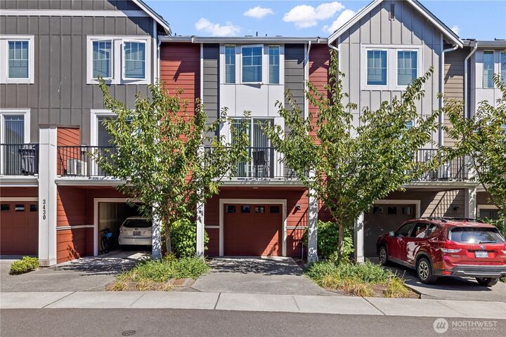 Property Photo:  3430 SW Graham Street 903  WA 98126 