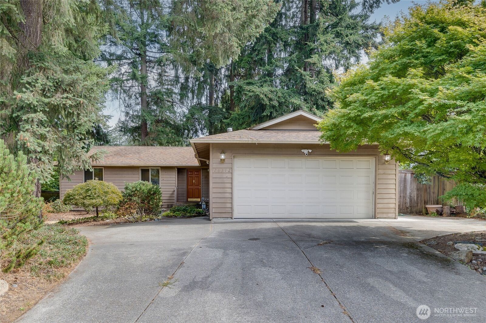 Property Photo: 26312 Woodland Way S WA 98030