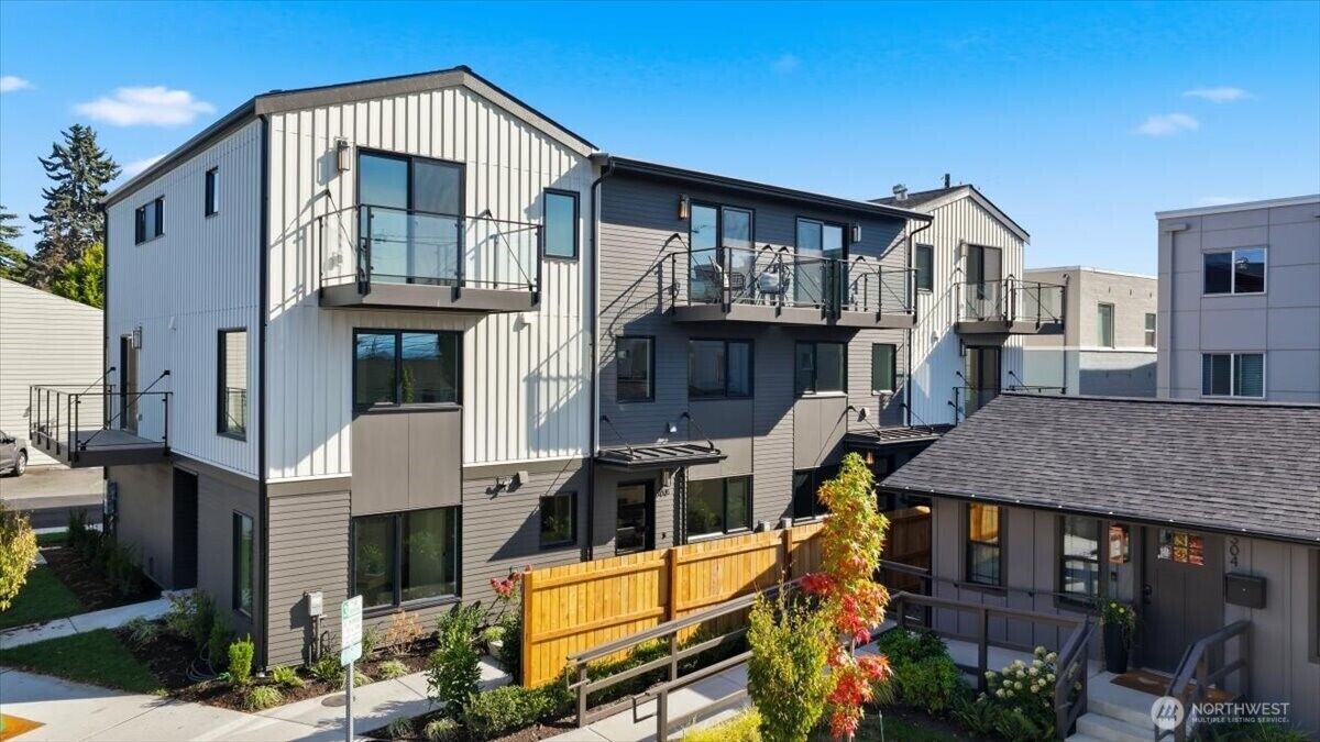 Property Photo: 308 Daley Street WA 98020