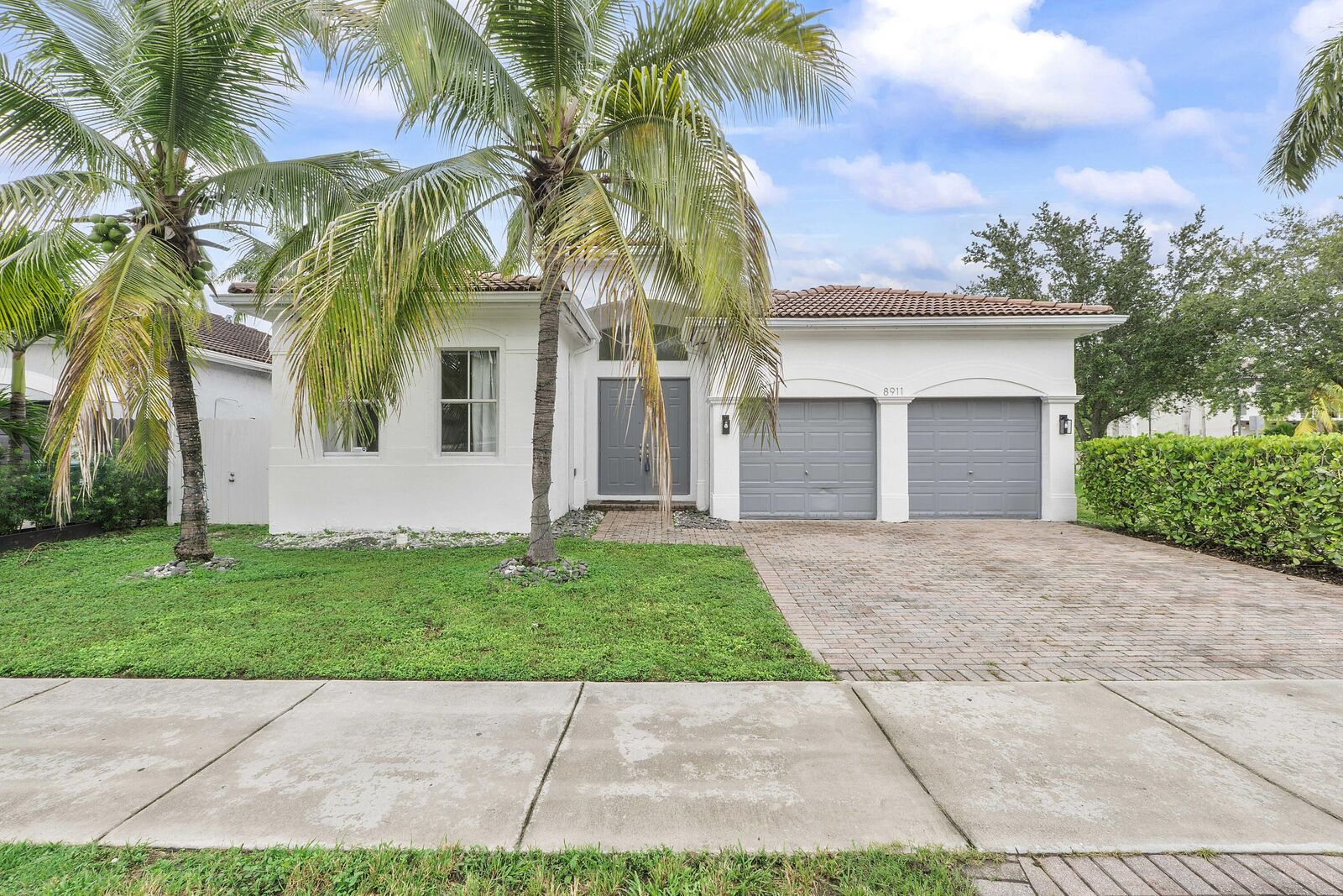 Property Photo: 8911 NW 178th Lane FL 33018