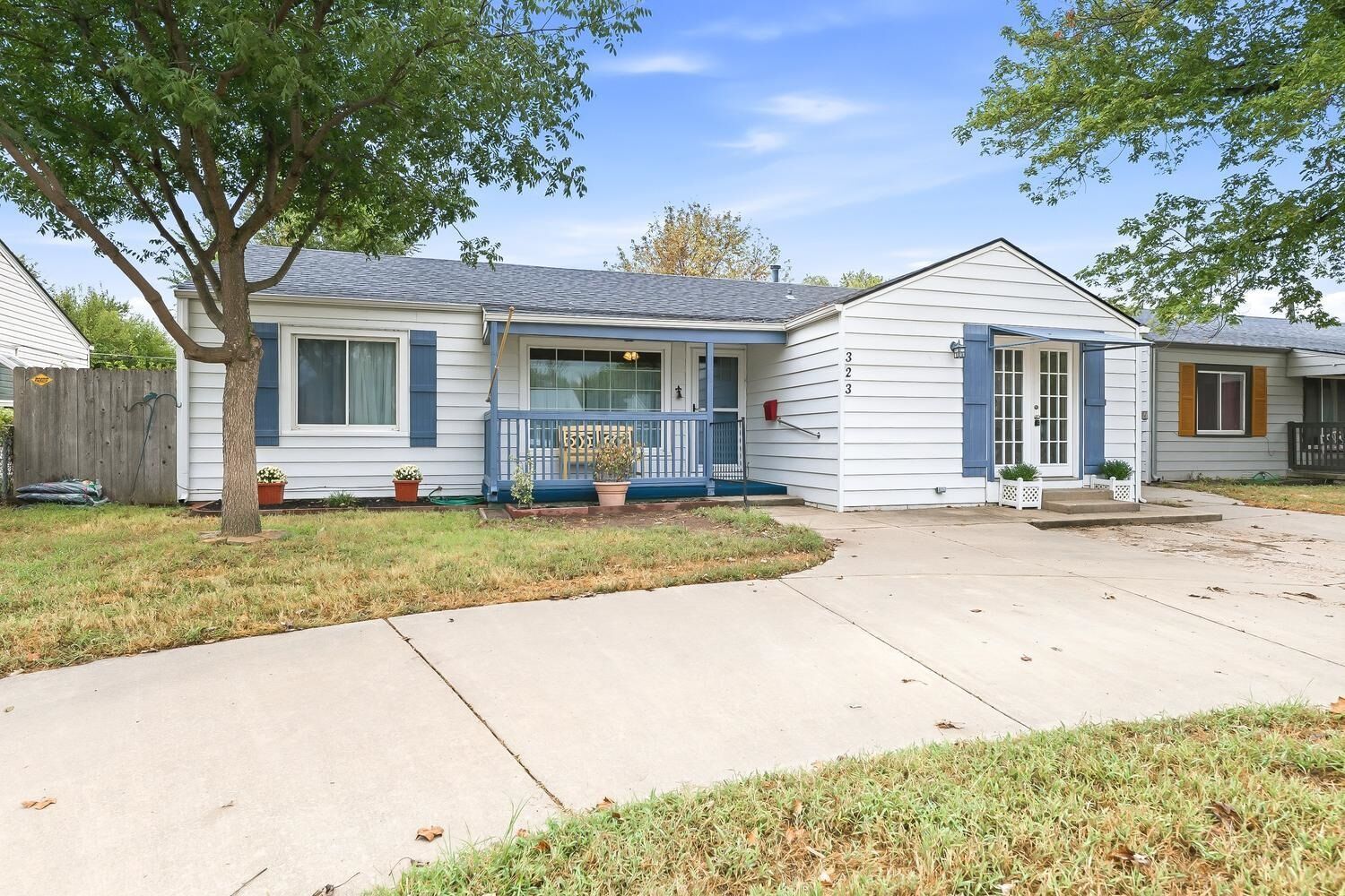 Property Photo:  323 W 34th St S  KS 67217 