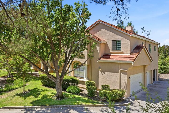 Property Photo: 84 Tahoe Court 203 CA 94582
