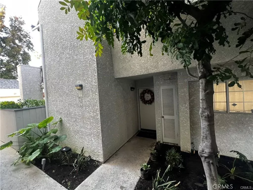 Property Photo:  20155 Keswick Street 106  CA 91306 