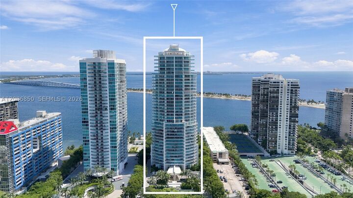 Property Photo:  2127 Brickell Ave 2205  FL 33129 