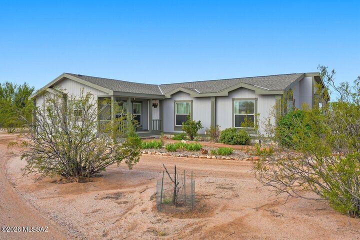 Property Photo: 29271 E Eagle Ridge Trail AZ 85658