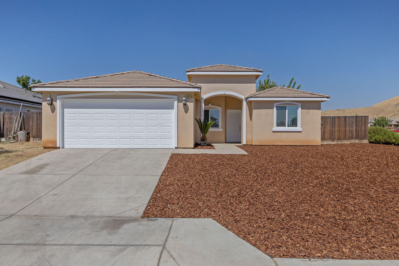 Property Photo:  414 Summit Avenue  CA 93286 