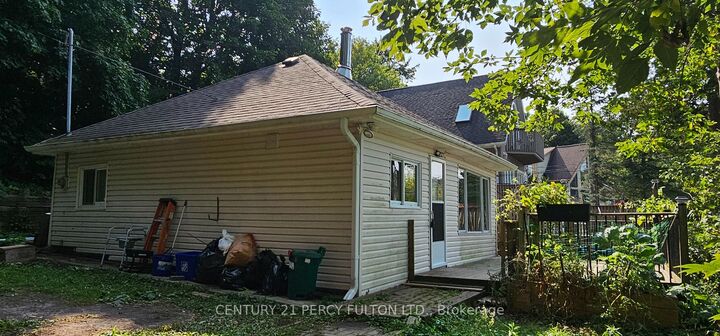 Property Photo:  5895 Lakeshore Road  ON L4A 2Y9 
