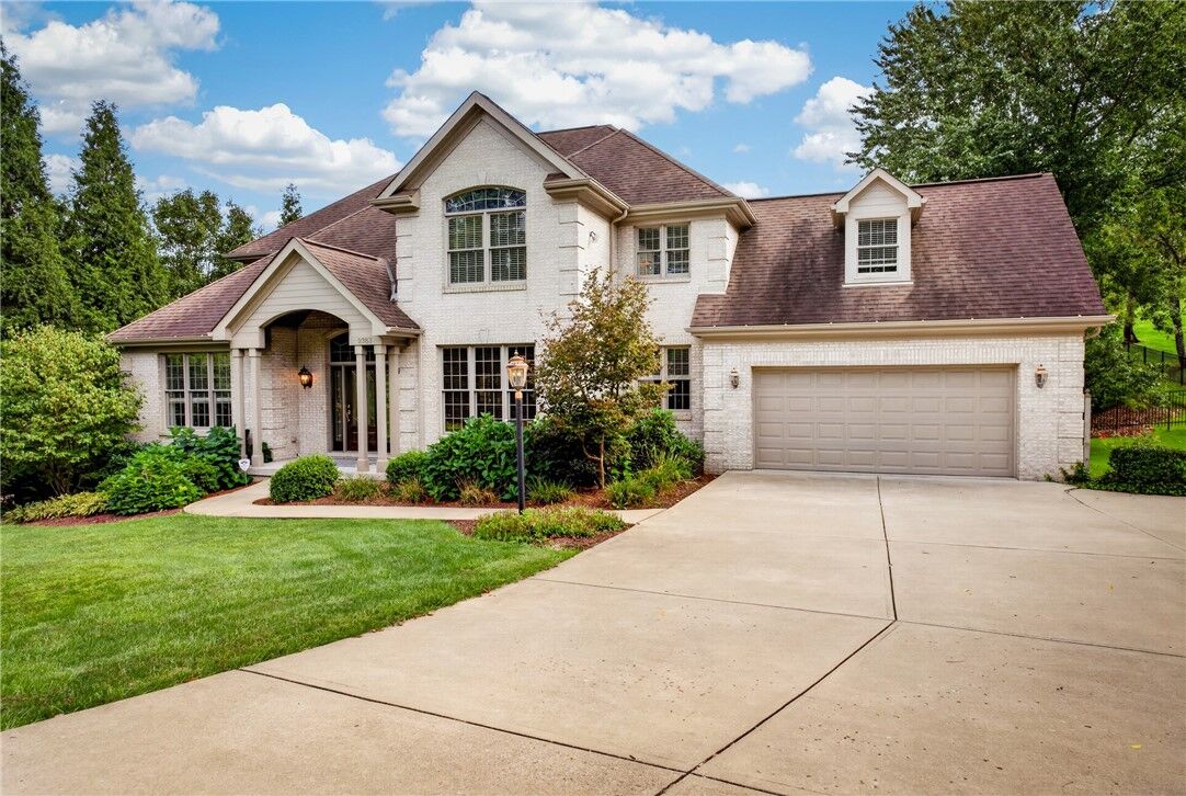Property Photo:  2383 Morrow Rd  PA 15241 